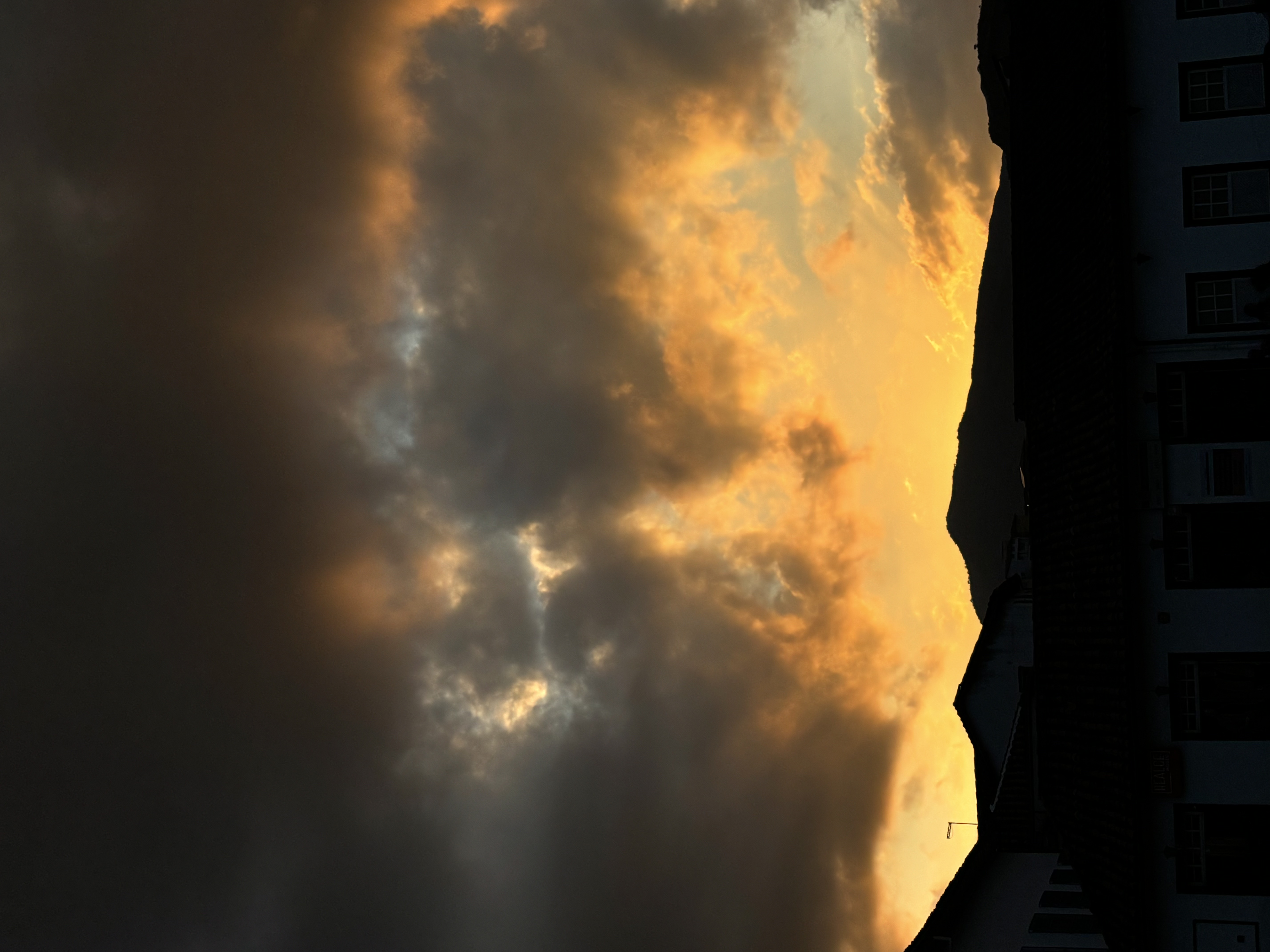 A sunset over the horizon